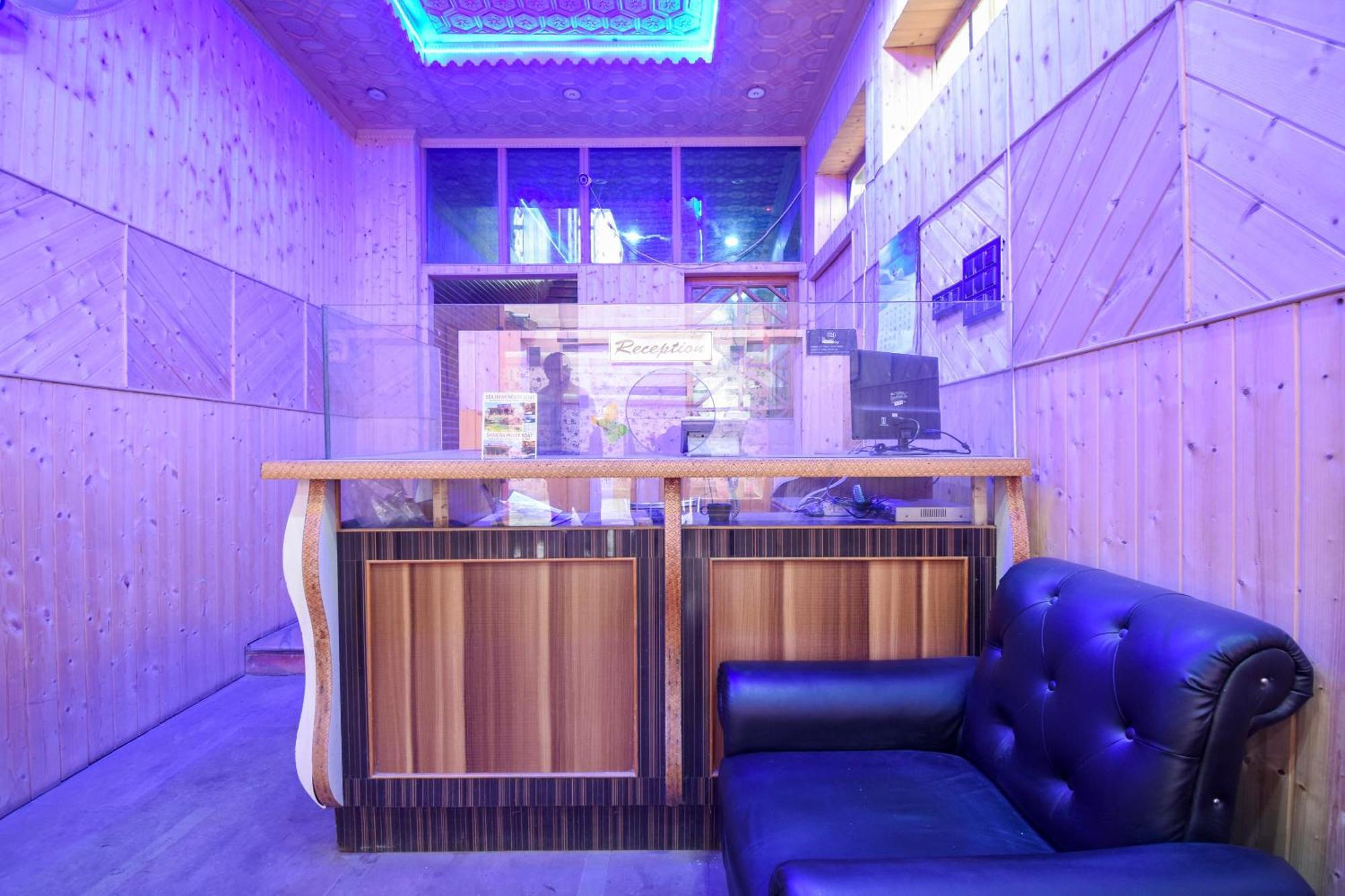 Oyo Hotel New Divine Kashmir Durgjan Extérieur photo