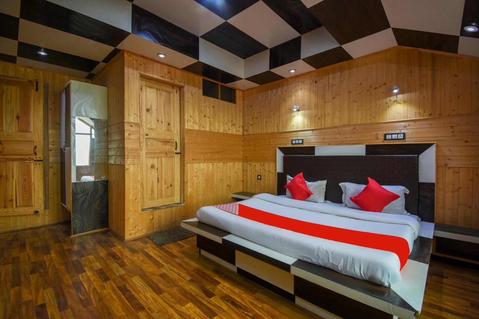 Oyo Hotel New Divine Kashmir Durgjan Extérieur photo