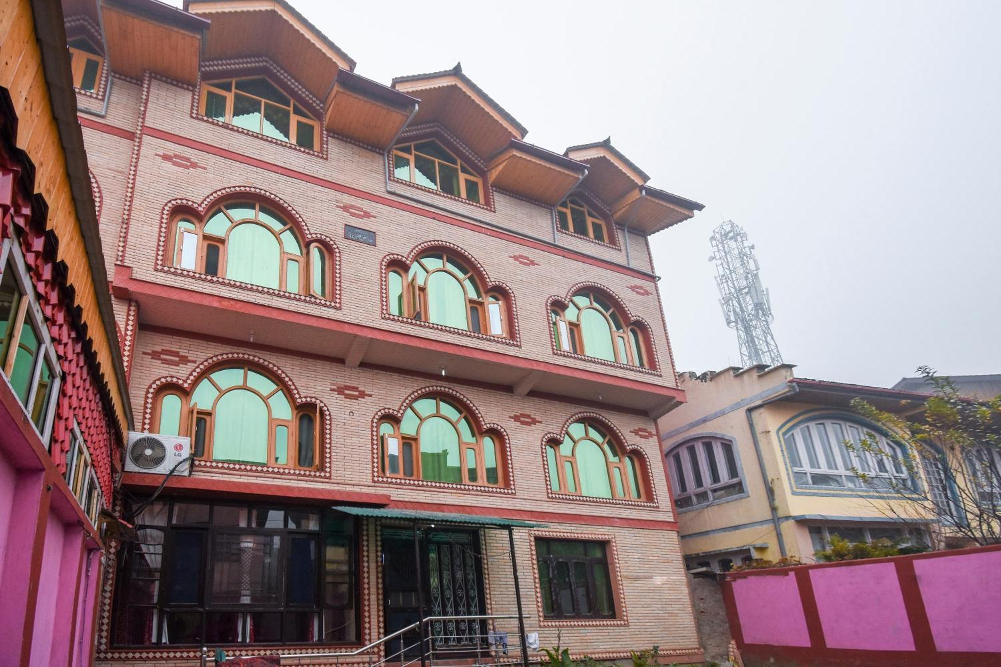 Oyo Hotel New Divine Kashmir Durgjan Extérieur photo